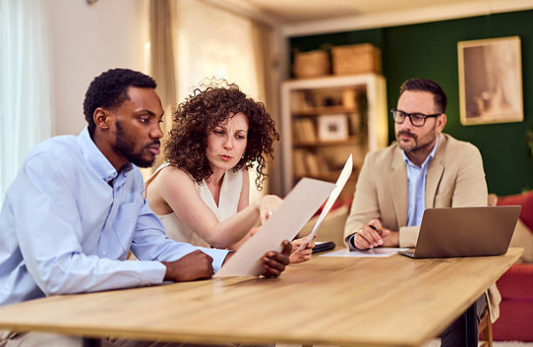 9 Powerful Strategies for Effective Insurance Claim Assistance in Dallas 5 Insurance claim assistance in Dallas collaborative meeting with restoration professionals and adjuster