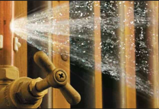 5 Critical Reasons Fast Water Damage Restoration Austin TX Saves Your Property and Wallet 3 water damage restoration Austin burst pipe and professional drying equipment